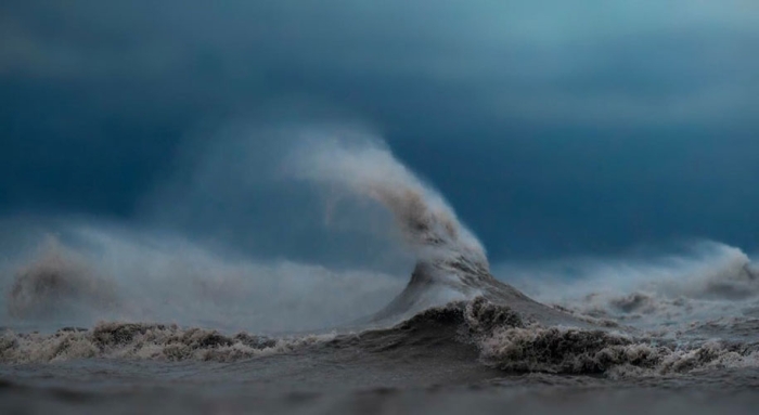 large-scary-waves-ocean-lake-erie-dave-sandford-1