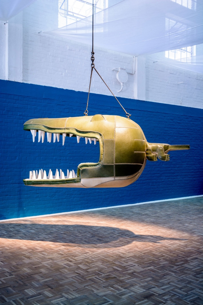 animal-mouth-hanging-chairs-monstera-deliciosa-porky-hefer-3