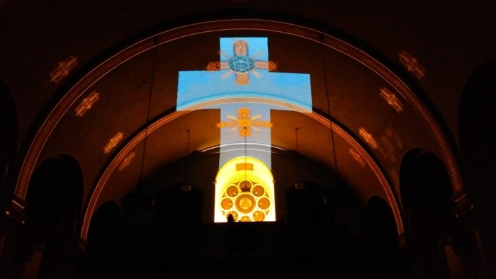 ‘God’s Light’，Amazing Light Installation by Keyi Dai at the Cathedral of St. Anthony