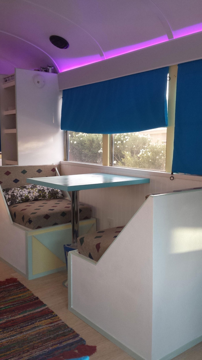 mobile-school-bus-home-travel-patrick-schmidt-6