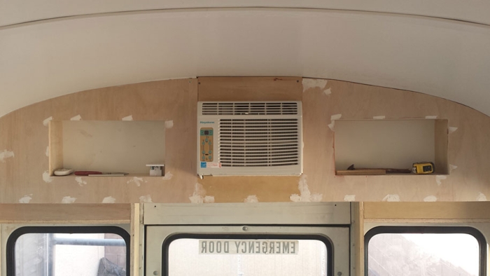 mobile-school-bus-home-travel-patrick-schmidt-10