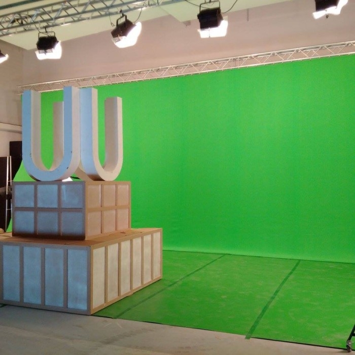 Greenscreen set extension