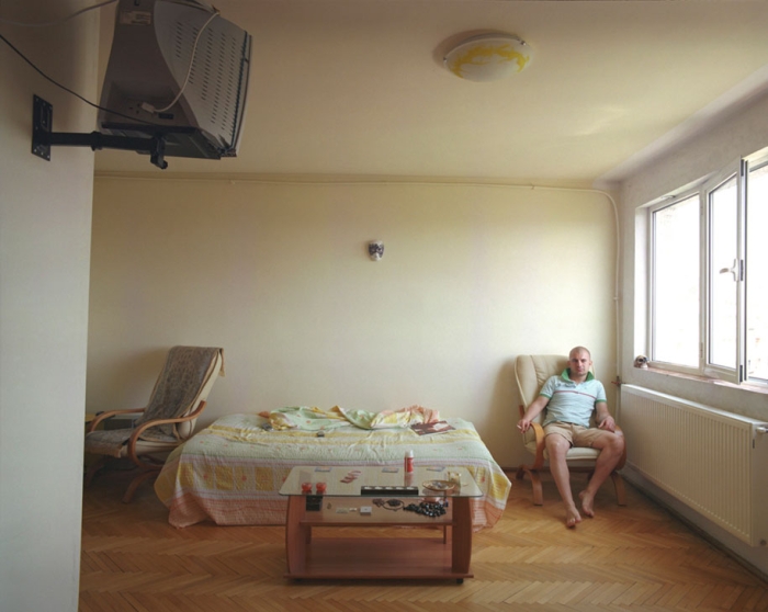 ten-floors-identical-apartments-neighbors-bogdan-girbovan-romania-7