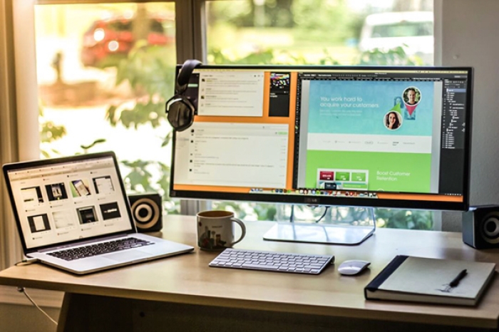 minimalist-desk-workplace-minimal-setups-5