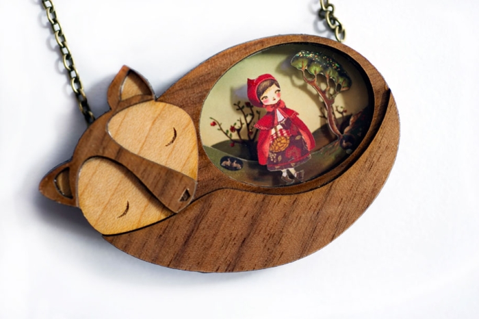 fairytale-necklaces-scenes-inside-laliblue-gemma-arnal-jerico-1
