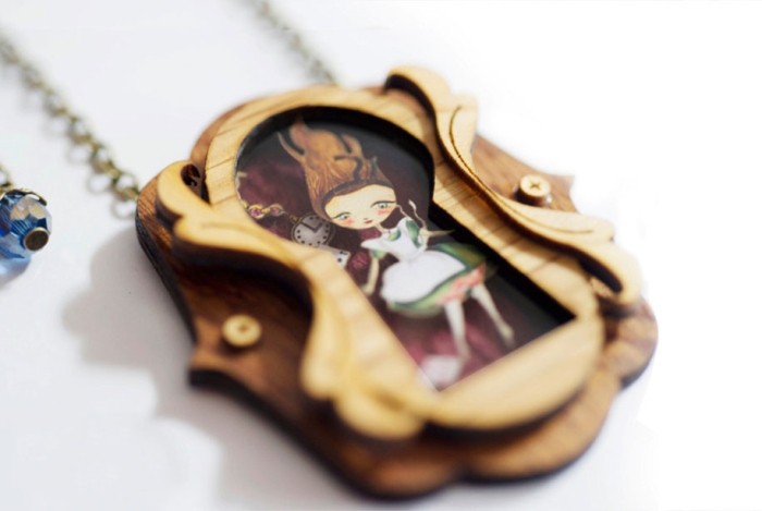 fairytale-necklaces-scenes-inside-laliblue-gemma-arnal-jerico-4