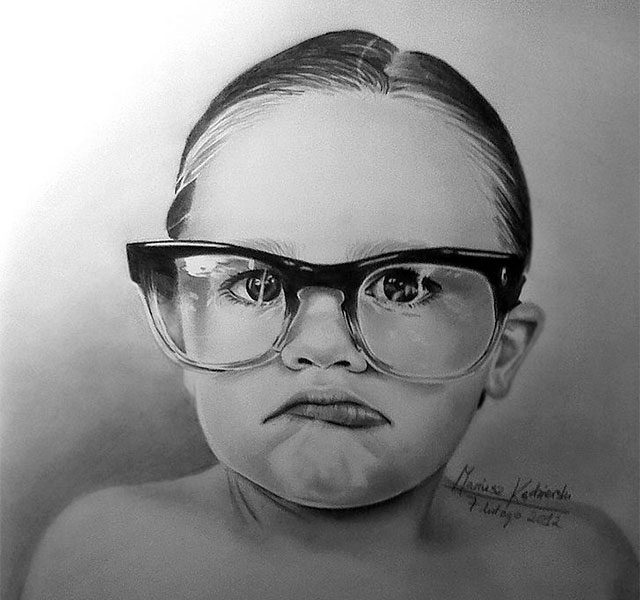 Artist Born Without Hands Draws Amazing Realistic Drawings