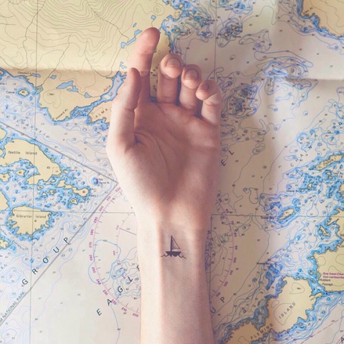 minimalist-tattoo-ideas-inspiration-15
