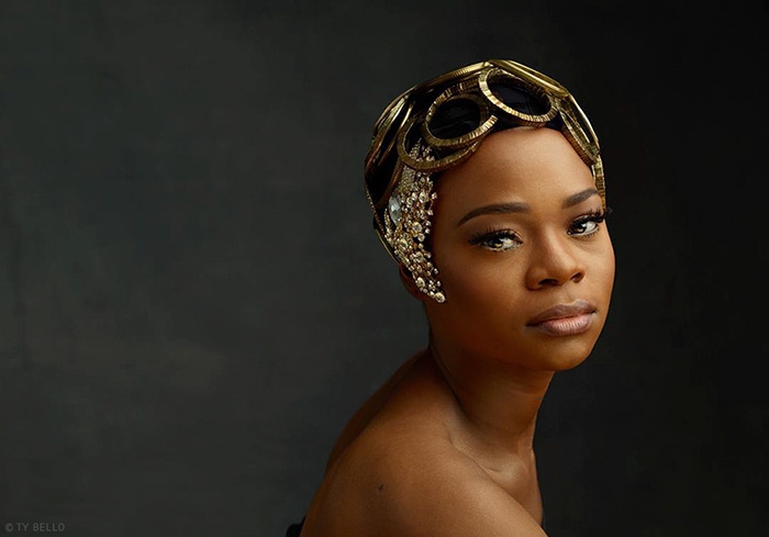 nigerian-bread-seller-modeling-contract-photobomb-olajumoke-orisaguna-5