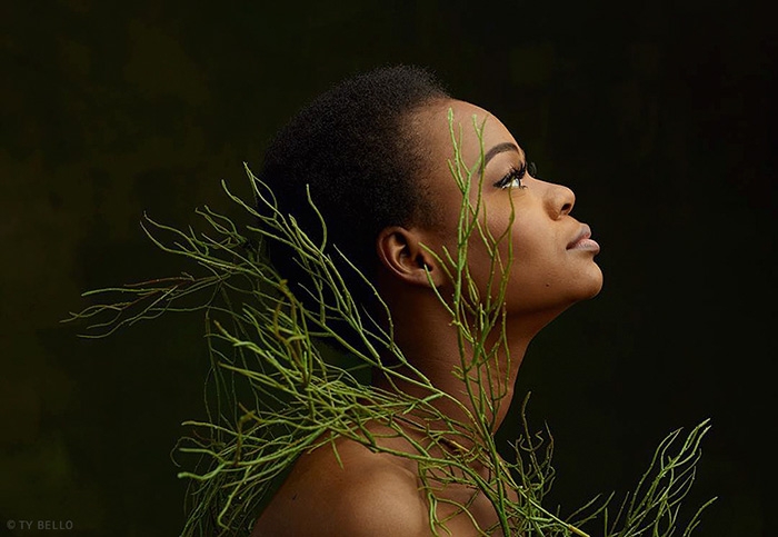 nigerian-bread-seller-modeling-contract-photobomb-olajumoke-orisaguna-6