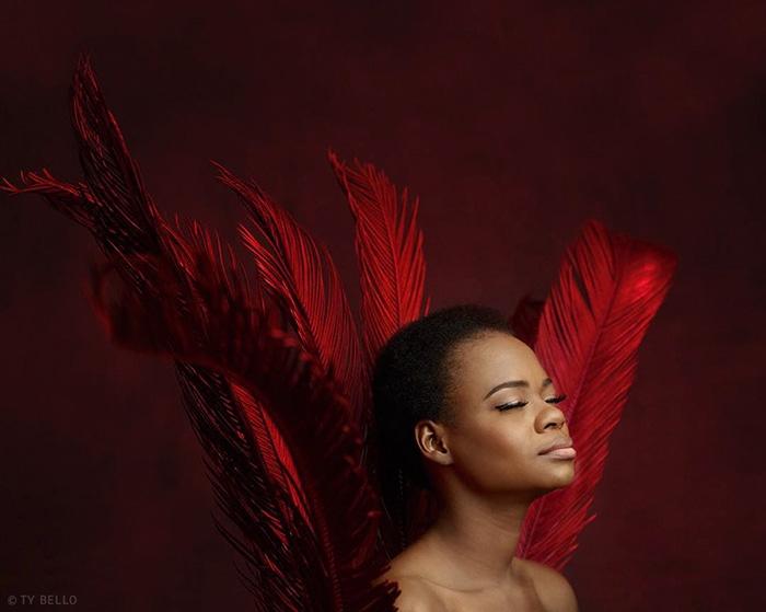 nigerian-bread-seller-modeling-contract-photobomb-olajumoke-orisaguna-8