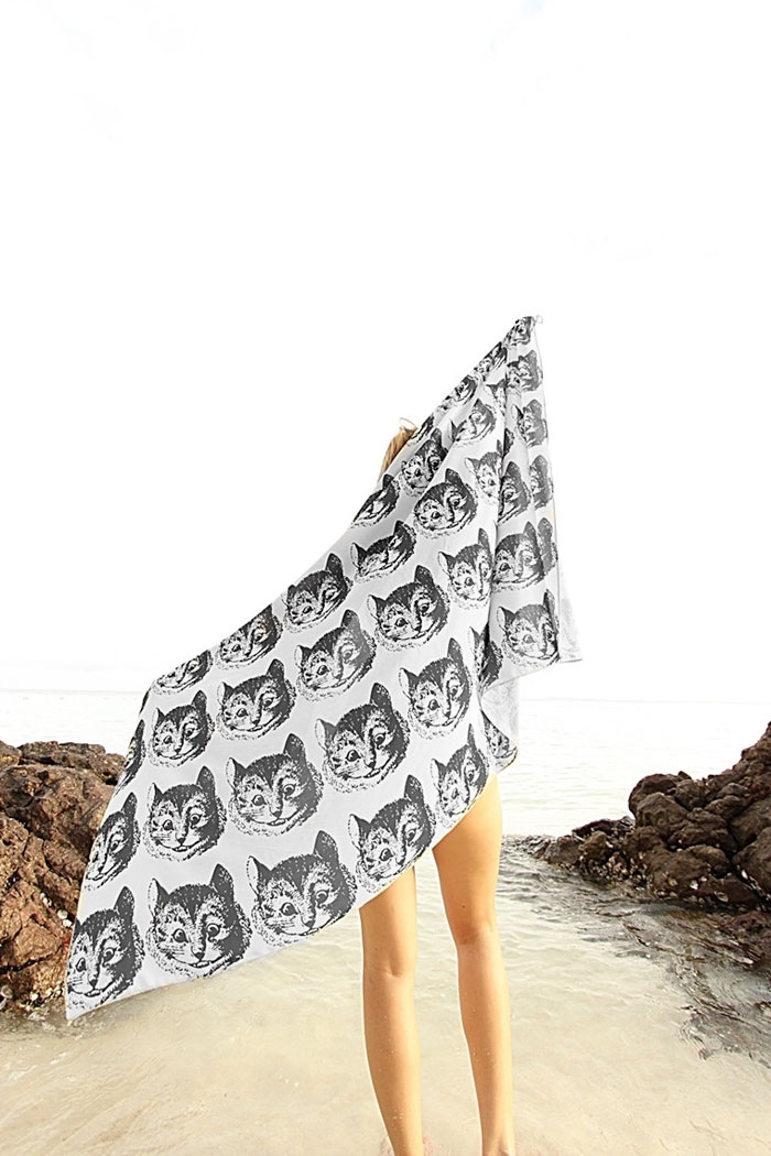 cover-text-art-book-lover-scarf-freshcomfy-pimolpan-thailand-46