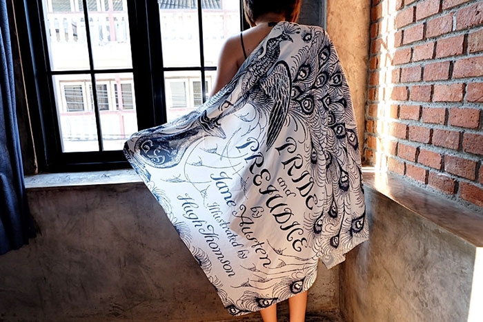 cover-text-art-book-lover-scarf-freshcomfy-pimolpan-thailand-1