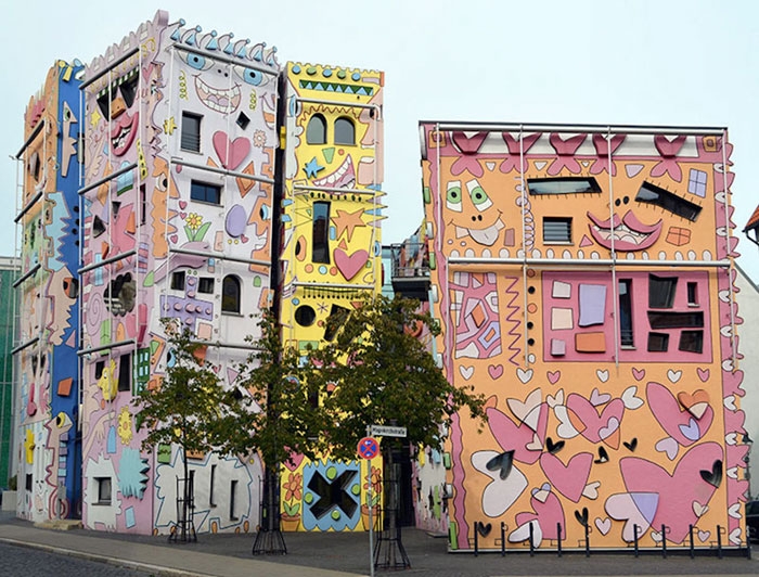 colorful-psychedelic-cartoon-buildings-james-rizzi-germany-3-2