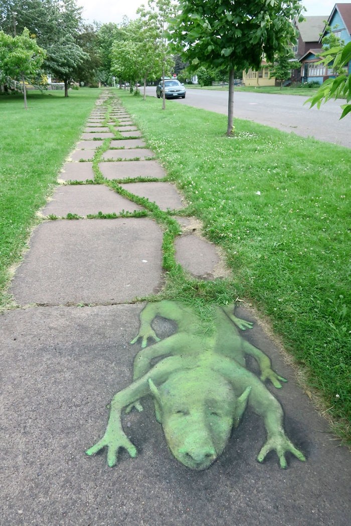adorable-chalk-drawn-creatures-sidewalk-david-zinn-6