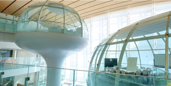 glass-class-futuristic-library-seikei-university-tokyo-2