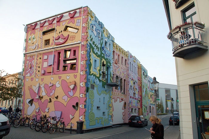colorful-psychedelic-cartoon-buildings-james-rizzi-germany-4-2