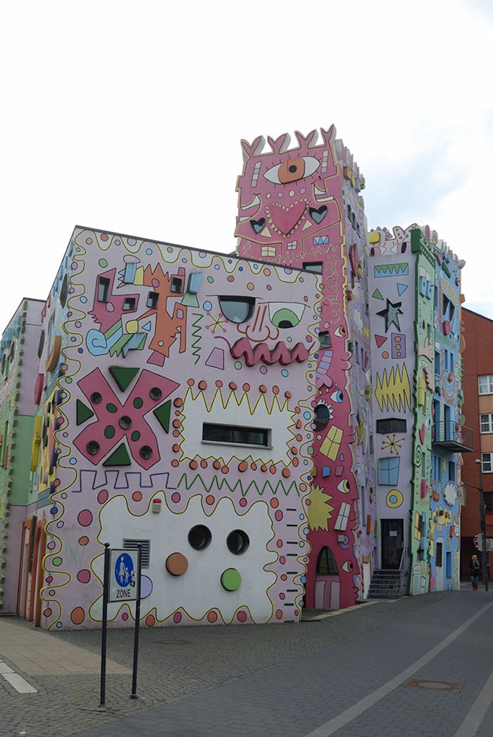 colorful-psychedelic-cartoon-buildings-james-rizzi-germany-2-2