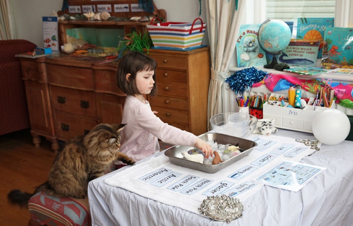 autistic-artist-painting-iris-grace-therapy-cat-thula-16