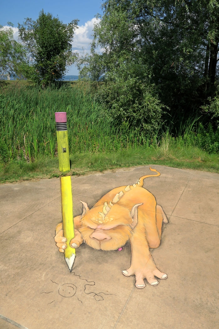 adorable-chalk-drawn-creatures-sidewalk-david-zinn-13