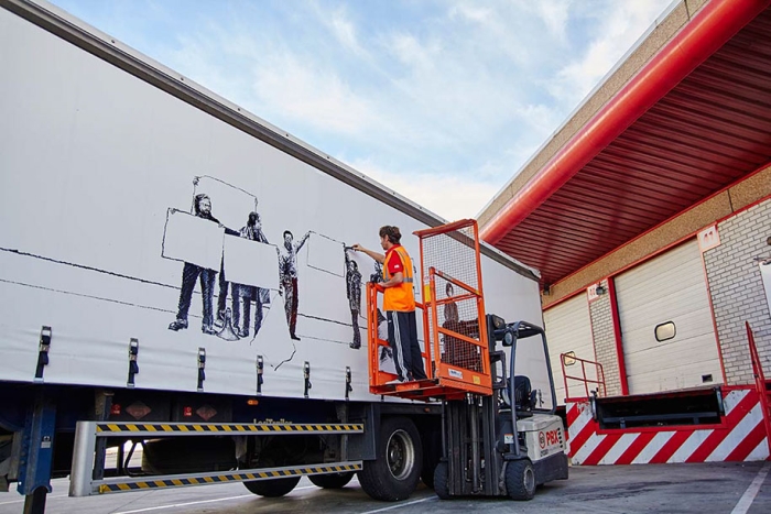 moving-graffiti-trucks-project-spain-10