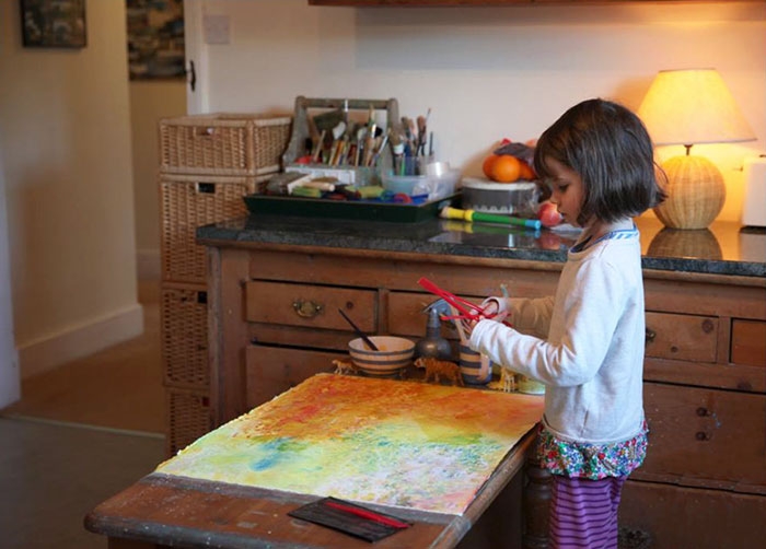 autistic-artist-painting-iris-grace-therapy-cat-thula-10