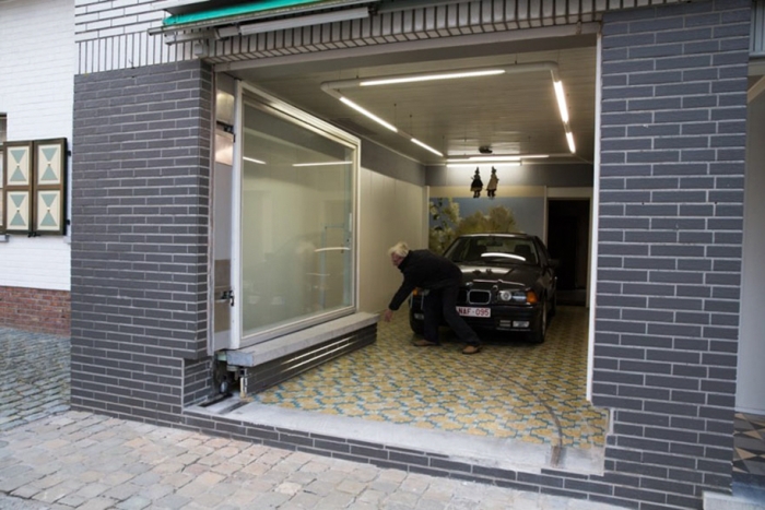 guy-outsmarts-city-counsel-garage-eric-vekeman-2
