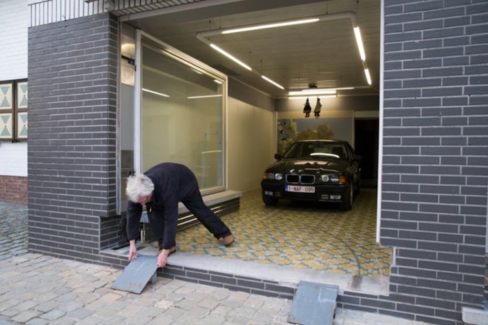 guy-outsmarts-city-counsel-garage-eric-vekeman-3