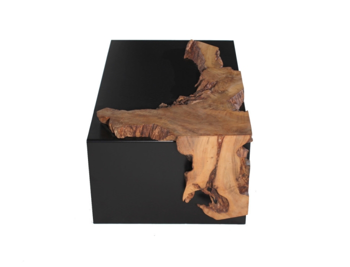 Side table made out of 'Traviesa' wood combined with black metal