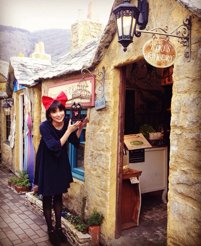 kiki-ghibli-anime-bakery-yufuin-floral-village-japan-8