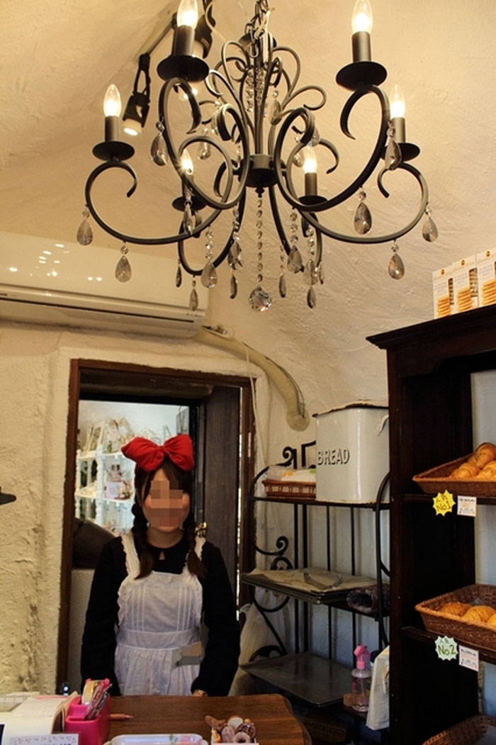 kiki-ghibli-anime-bakery-yufuin-floral-village-japan-5