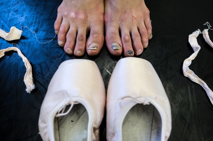 behind-stage-russian-ballet-dancers-photographer-darian-volkova-7