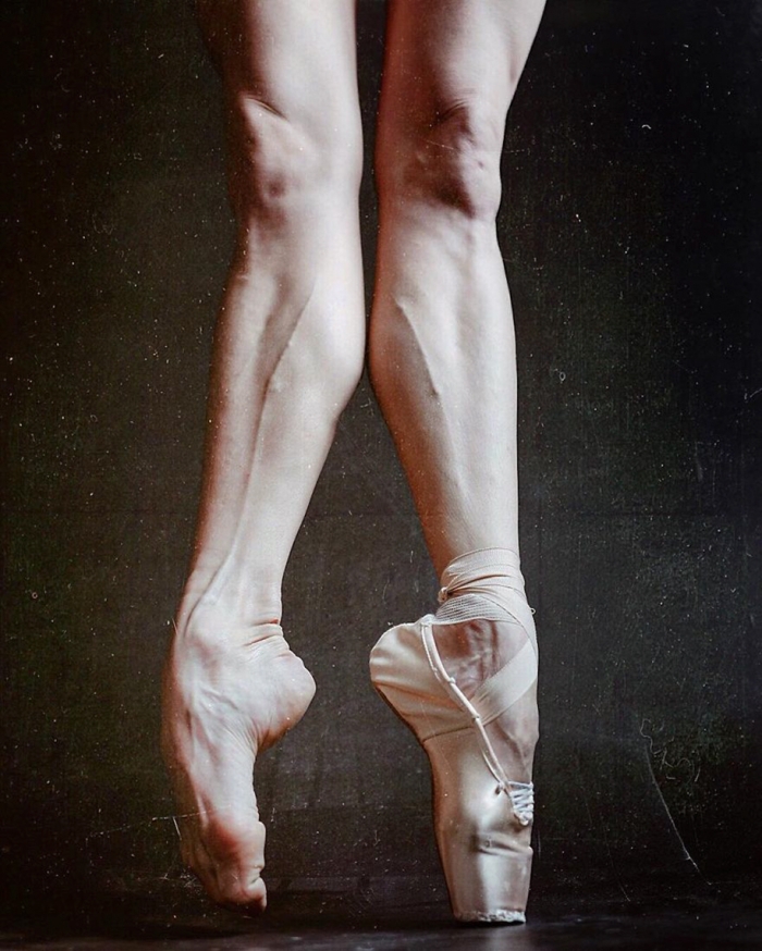 behind-stage-russian-ballet-dancers-photographer-darian-volkova-14