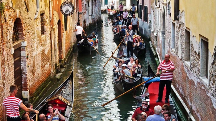 travel-dream-vacation-vs-real-thing-14