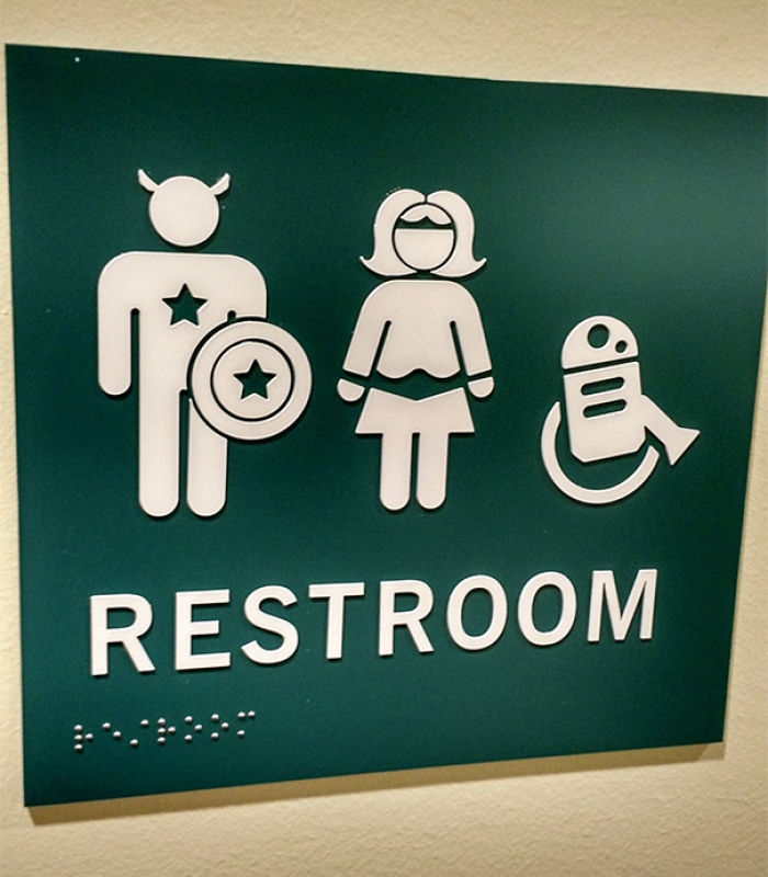 funny-creative-bathroom-signs-19
