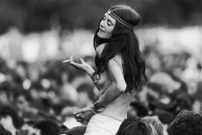 women-fashion-of-60s-woodstock-1969-13
