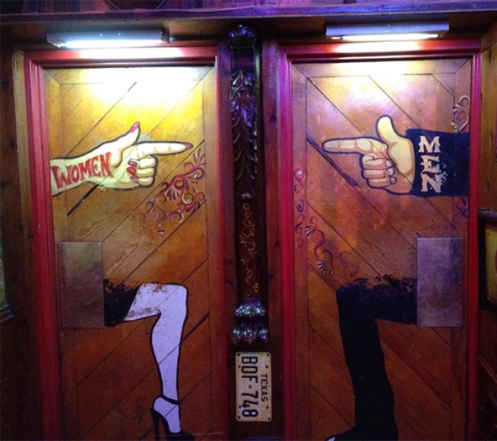 funny-creative-bathroom-signs-10