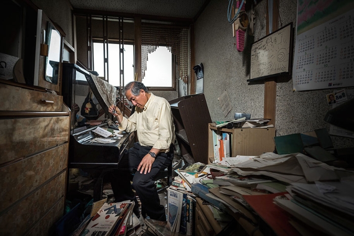 fukushima-after-nuclear-disaster-contamination-zone-ghost-town-carlos-ayest-10