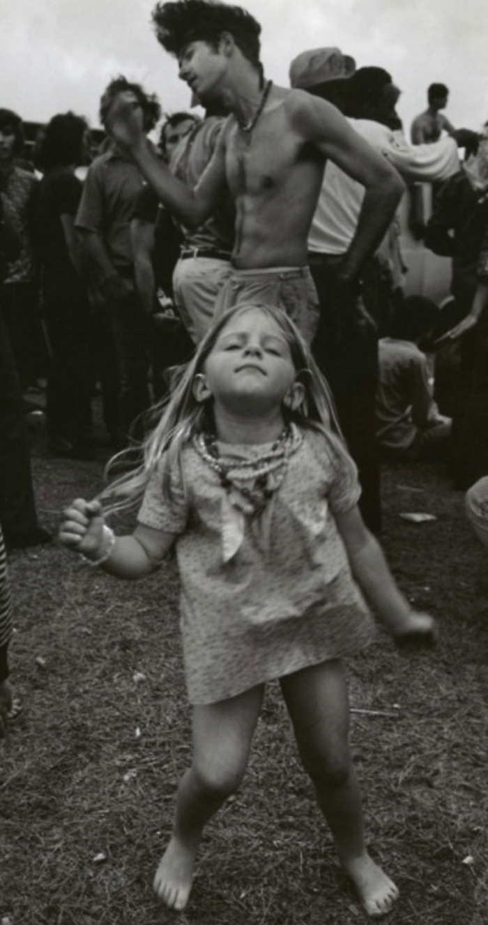 women-fashion-of-60s-woodstock-1969-15