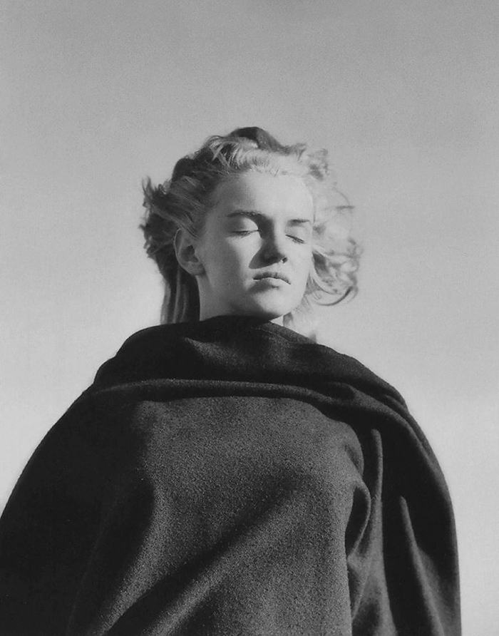 marilyn-monroe-malibu-beach-photoshoot-andre-de-dienes-5