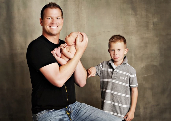 family-newborn-baby-photography-fails-1