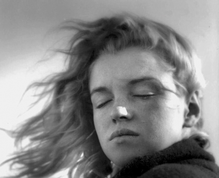 marilyn-monroe-malibu-beach-photoshoot-andre-de-dienes-2