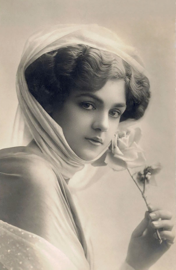 most-beautiful-women-around-the-world-1900-1910-5