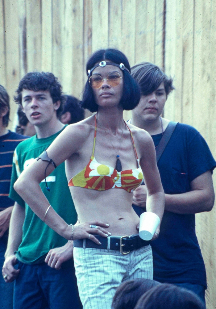 women-fashion-of-60s-woodstock-1969-1