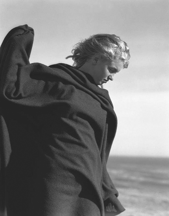marilyn-monroe-malibu-beach-photoshoot-andre-de-dienes-23