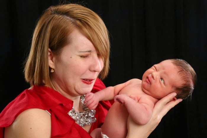 family-newborn-baby-photography-fails-16