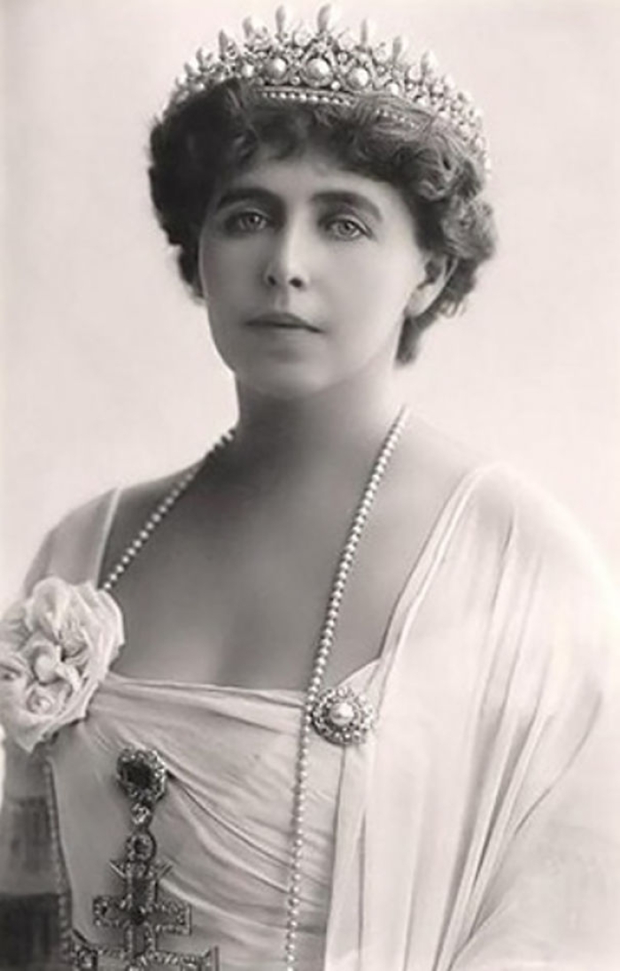 most-beautiful-women-around-the-world-1900-1910-19