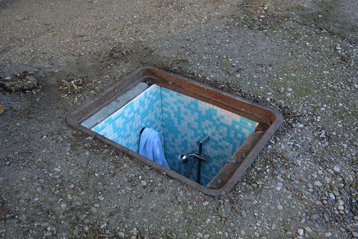 secret-rooms-manhole-borderlife-biancoshock-milan-italy-4