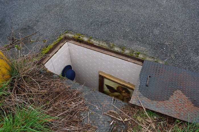 secret-rooms-manhole-borderlife-biancoshock-milan-italy-3
