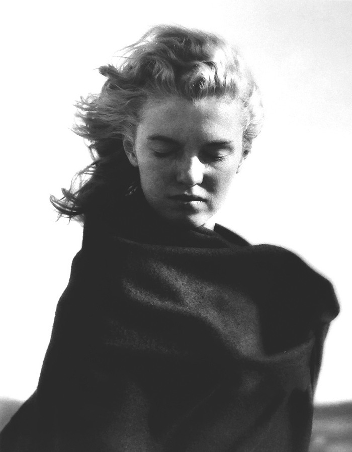 marilyn-monroe-malibu-beach-photoshoot-andre-de-dienes-6